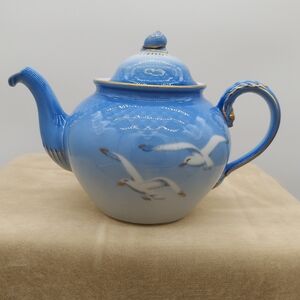 Gold Trim B and G Bing & Grondahl Seagull Teapot Denmark 